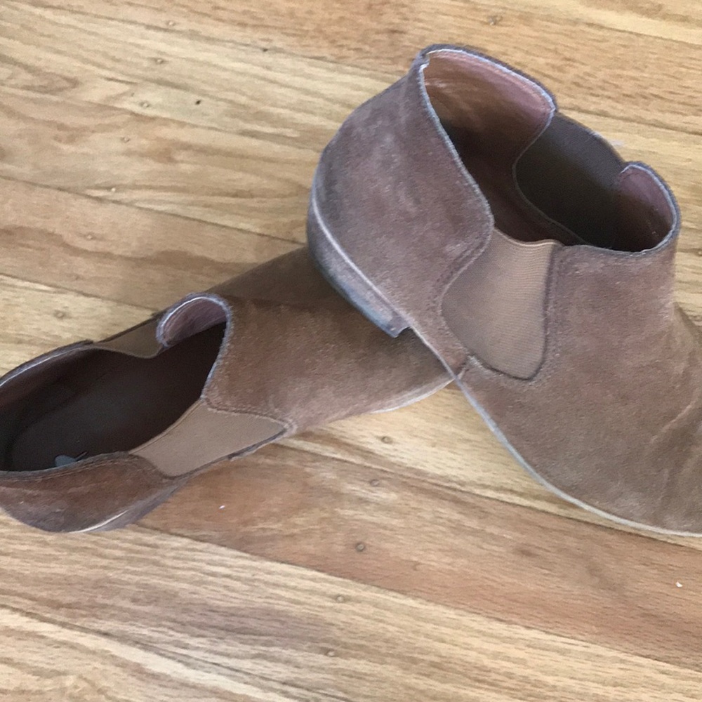Super cute ankle booties
